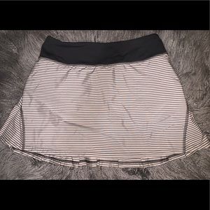 LULULEMON Skirt Size 4
